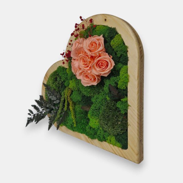 Drewniane serce 2w1 z mchem mieszanym i wiecznymi różami brzoskwiniowymi